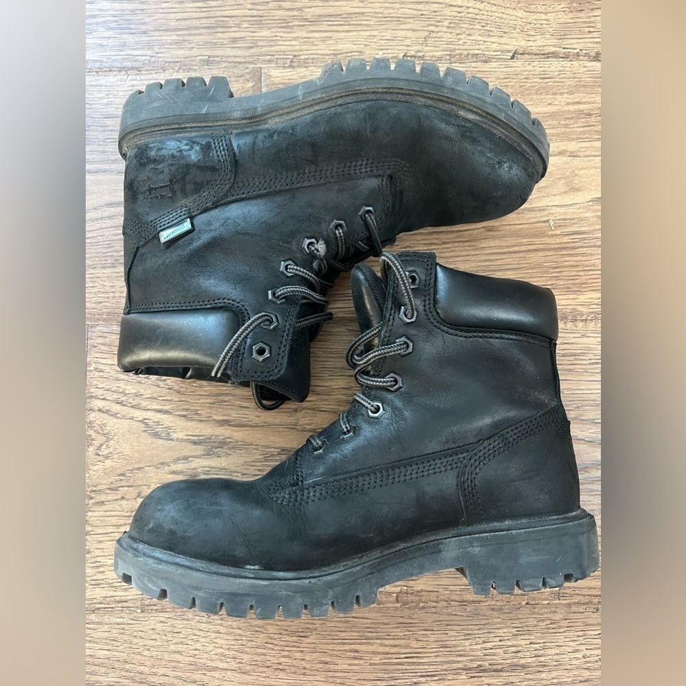 Black Timberlands size 7-35 thermolite